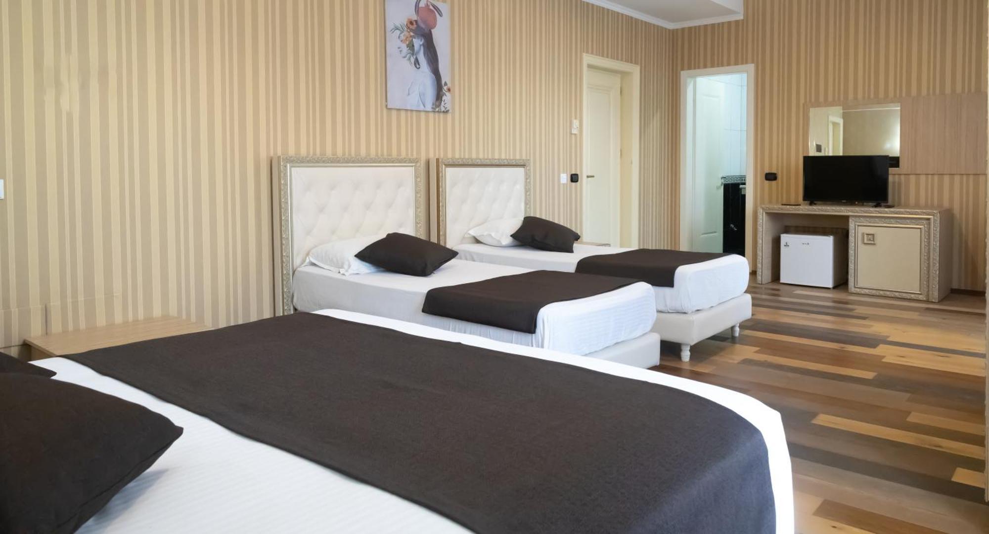 Amh Hotel Dıraç Dış mekan fotoğraf