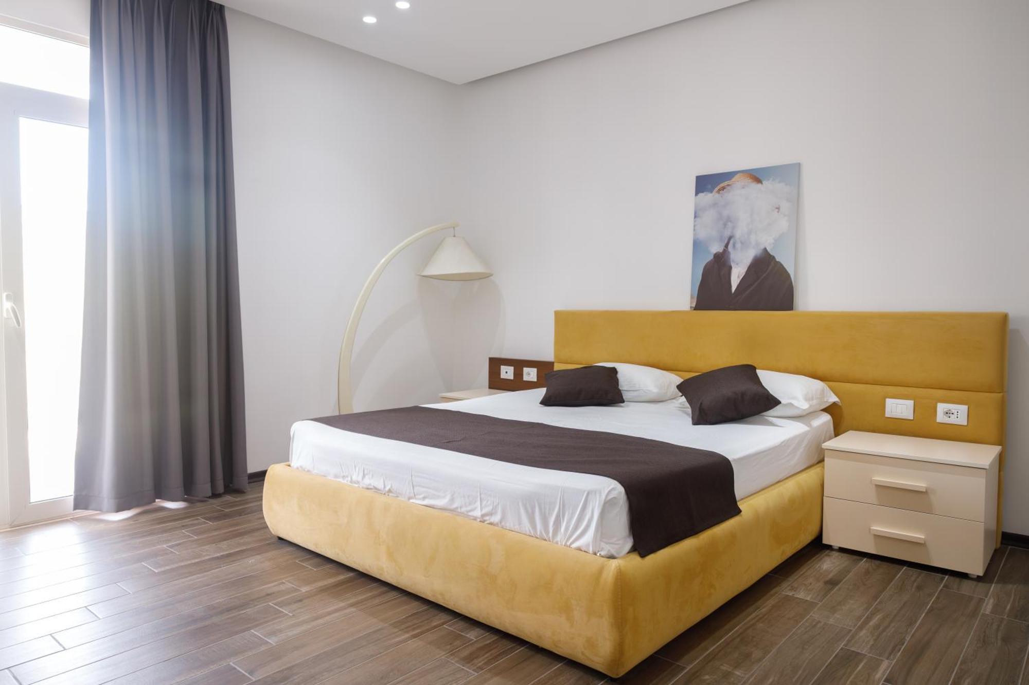 Amh Hotel Dıraç Dış mekan fotoğraf